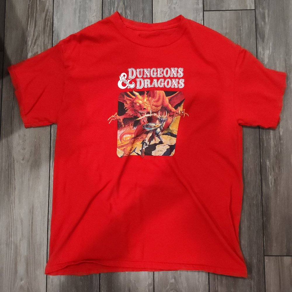 Dungeons and Dragons t-shirt | red | size L